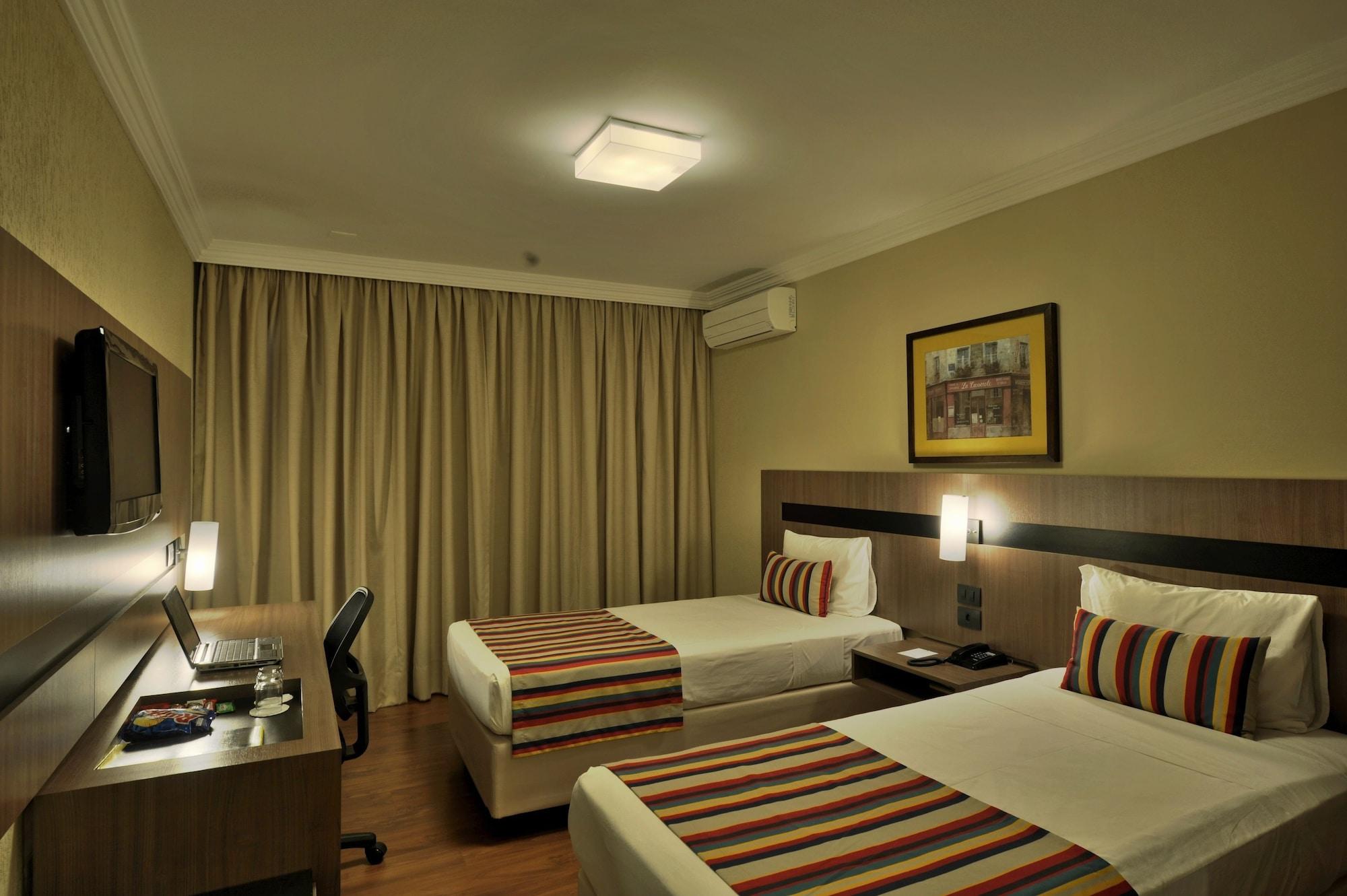 Hotel Deville Express Cascavel กัสกาเวล ภายนอก รูปภาพ