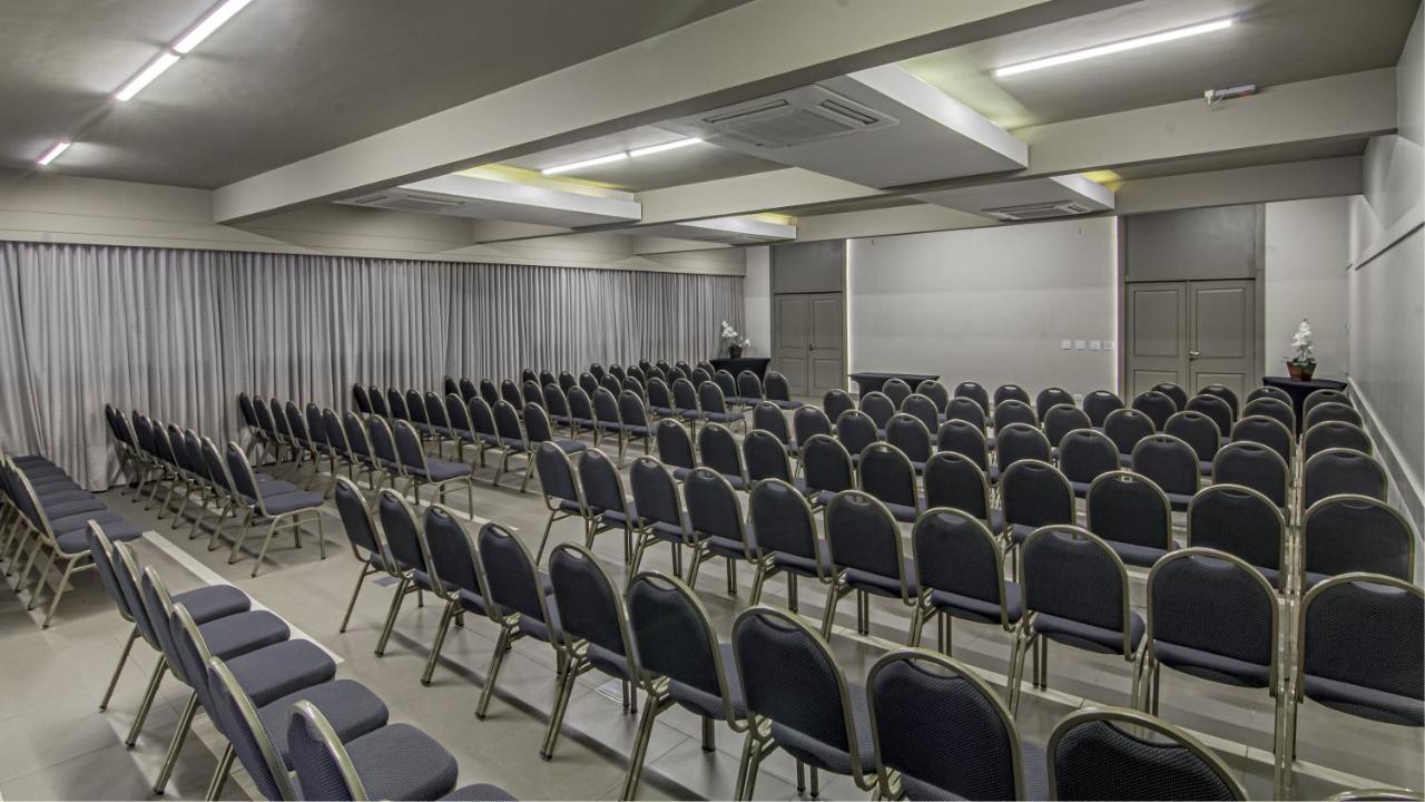 Hotel Deville Express Cascavel กัสกาเวล ภายนอก รูปภาพ