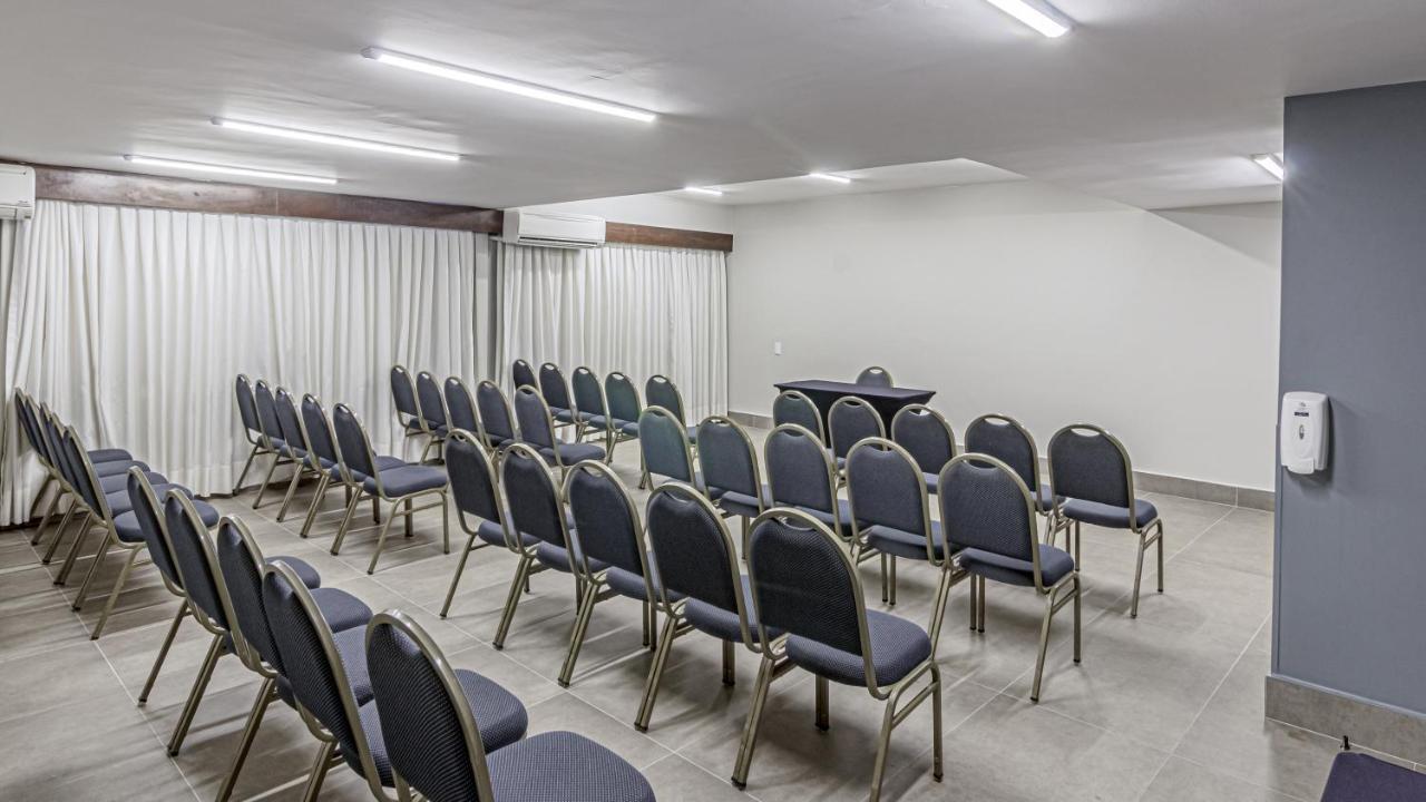 Hotel Deville Express Cascavel กัสกาเวล ภายนอก รูปภาพ