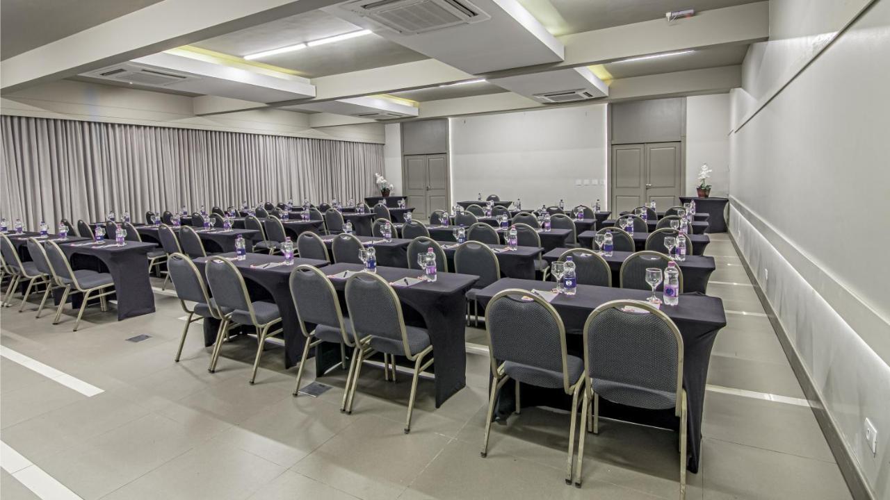 Hotel Deville Express Cascavel กัสกาเวล ภายนอก รูปภาพ