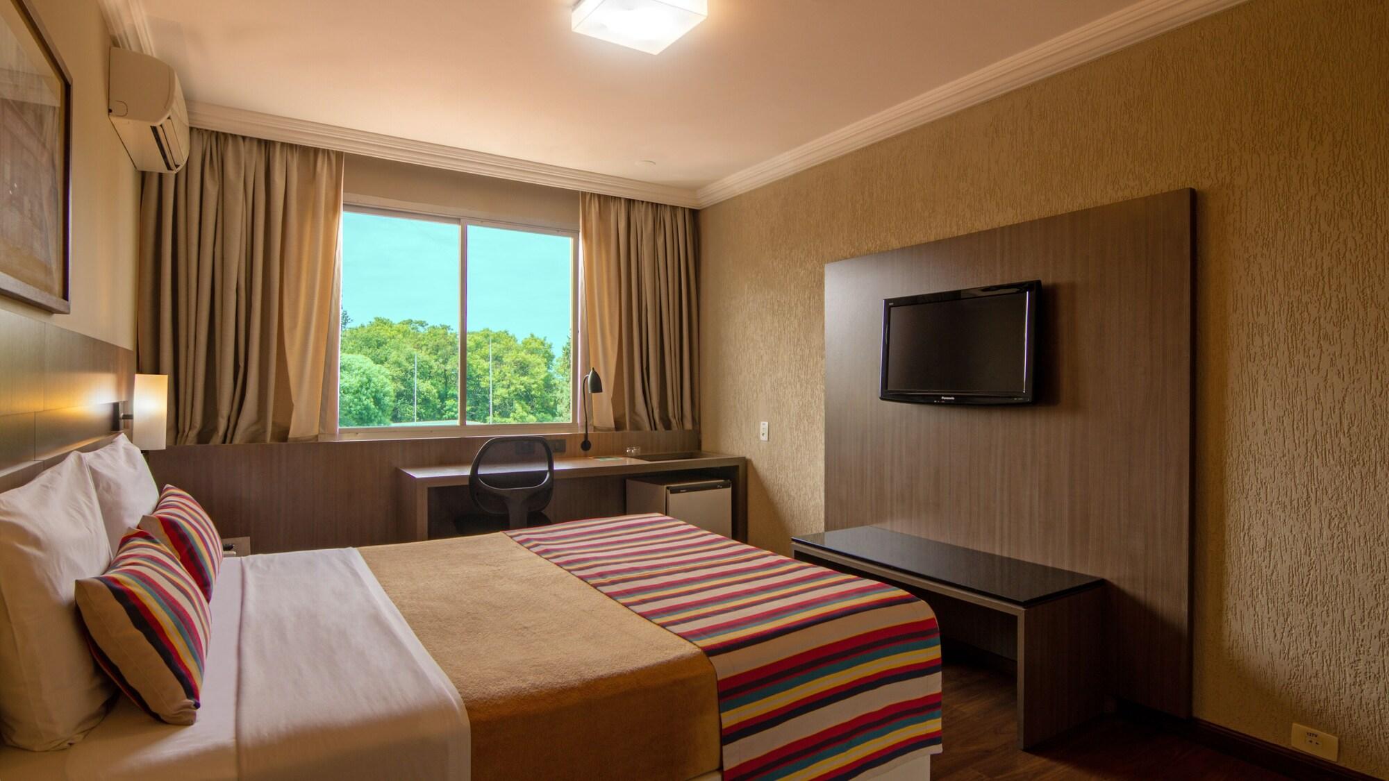 Hotel Deville Express Cascavel ภายนอก รูปภาพ