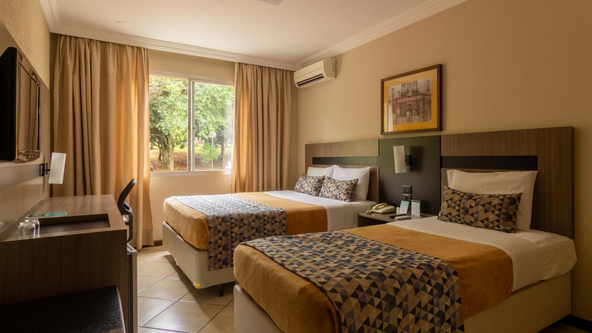 Hotel Deville Express Cascavel กัสกาเวล ภายนอก รูปภาพ